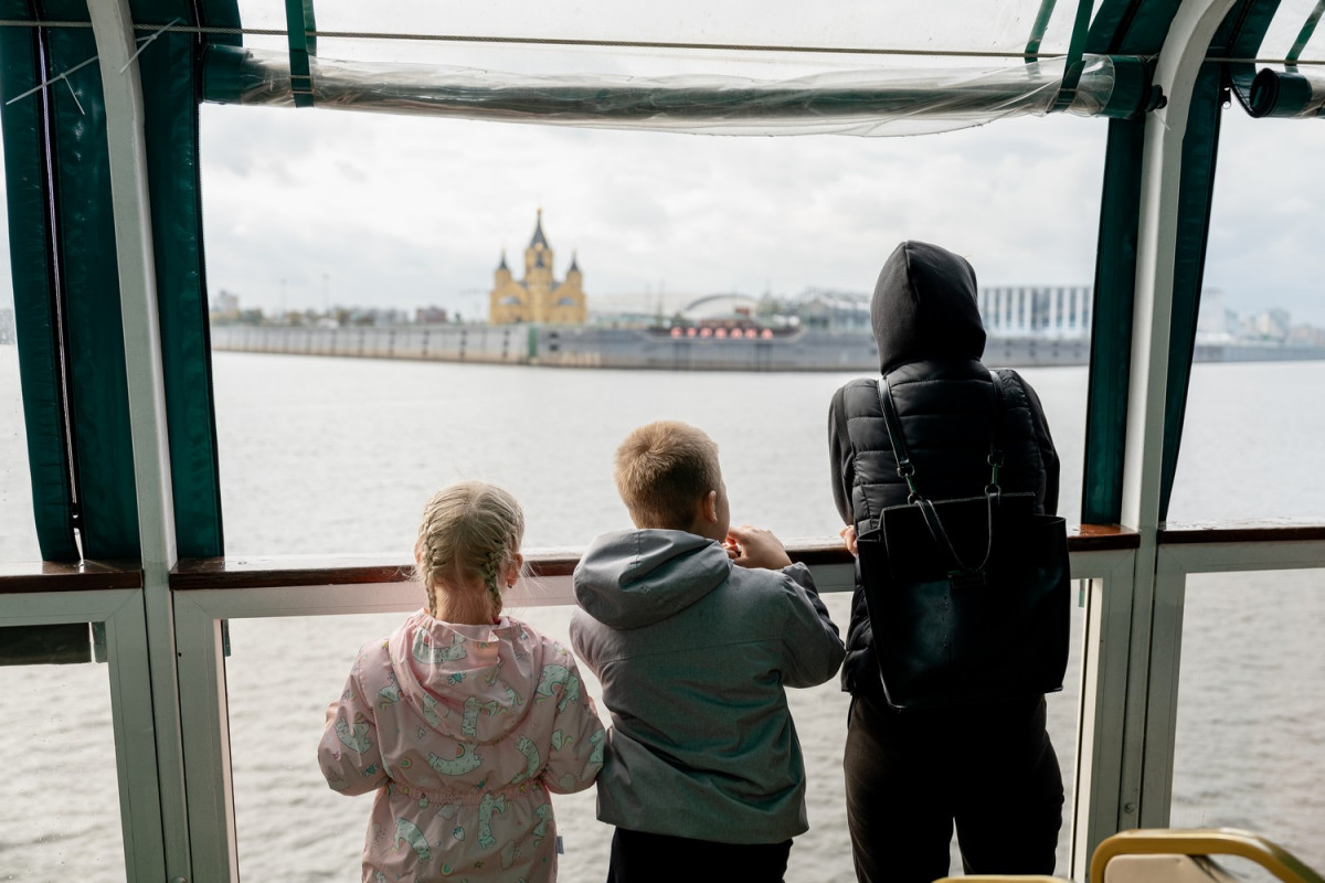 Нижегородские волонтёры организовали прогулку на теплоходе для семей участников СВО