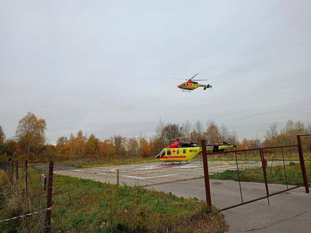 Пострадавших при жесткой посадке вертолета доставлены в больницу им. Семашко