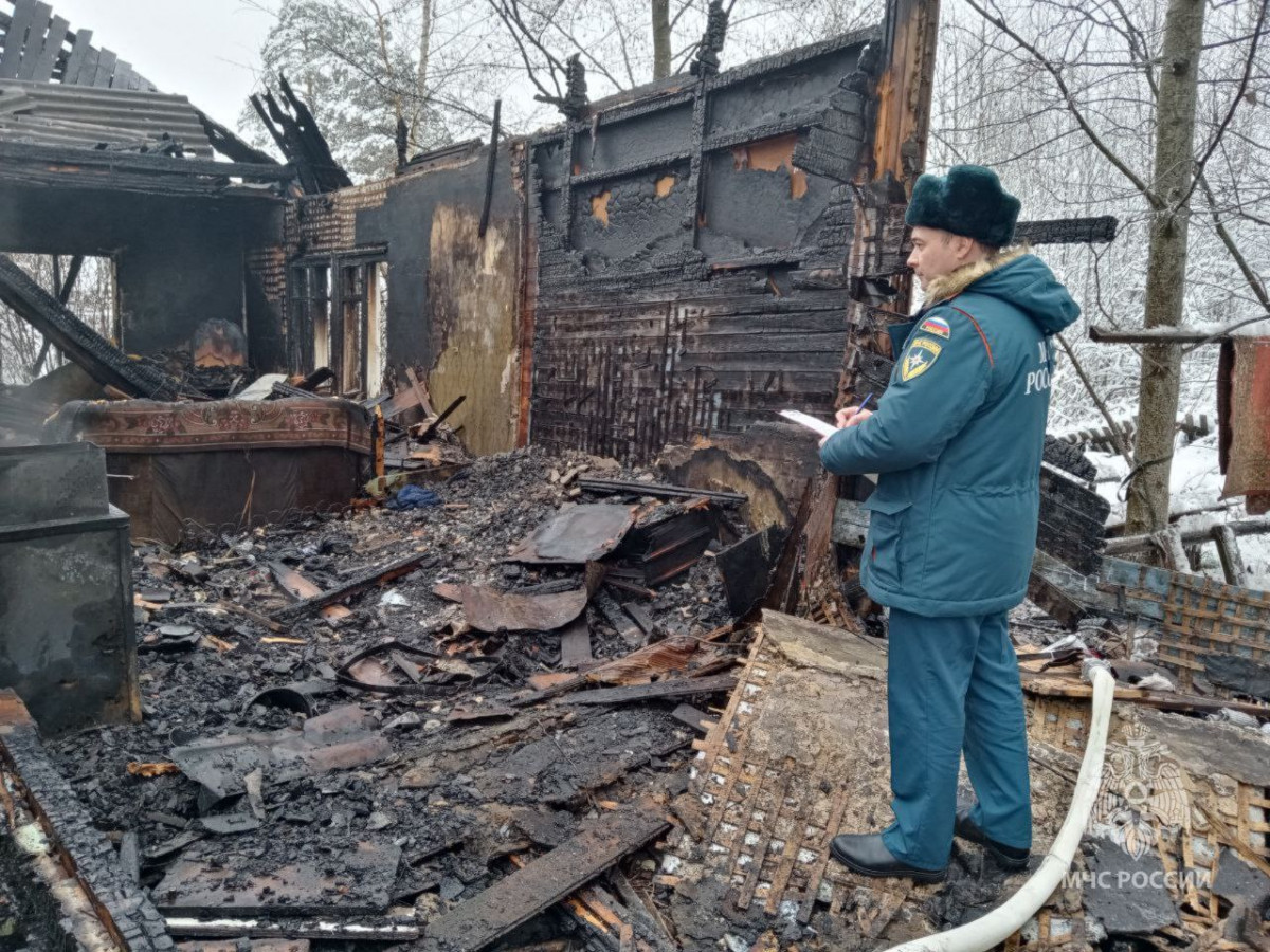 Семейная пара погибла на пожаре в поселке Нижегородской области