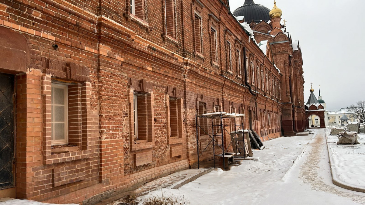 Южный келейный корпус реставрируют в Саровском монастыре по поручению Михаила Мишустина