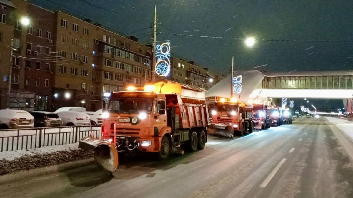 59 единиц техники займутся вывозом снега с улиц Нижнего Новгорода этой ночью