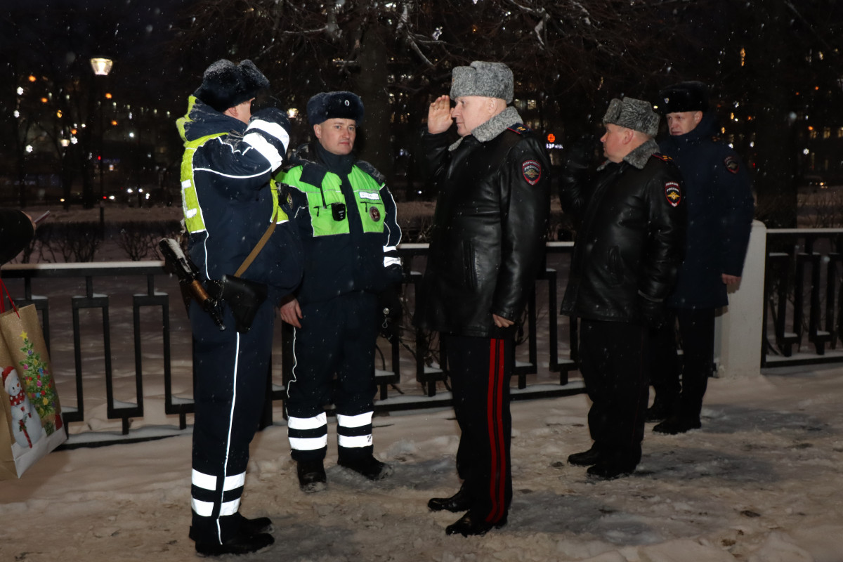 Руководитель Главка нижегородского МВД проверил работу сотрудников полиции в преддверии праздников