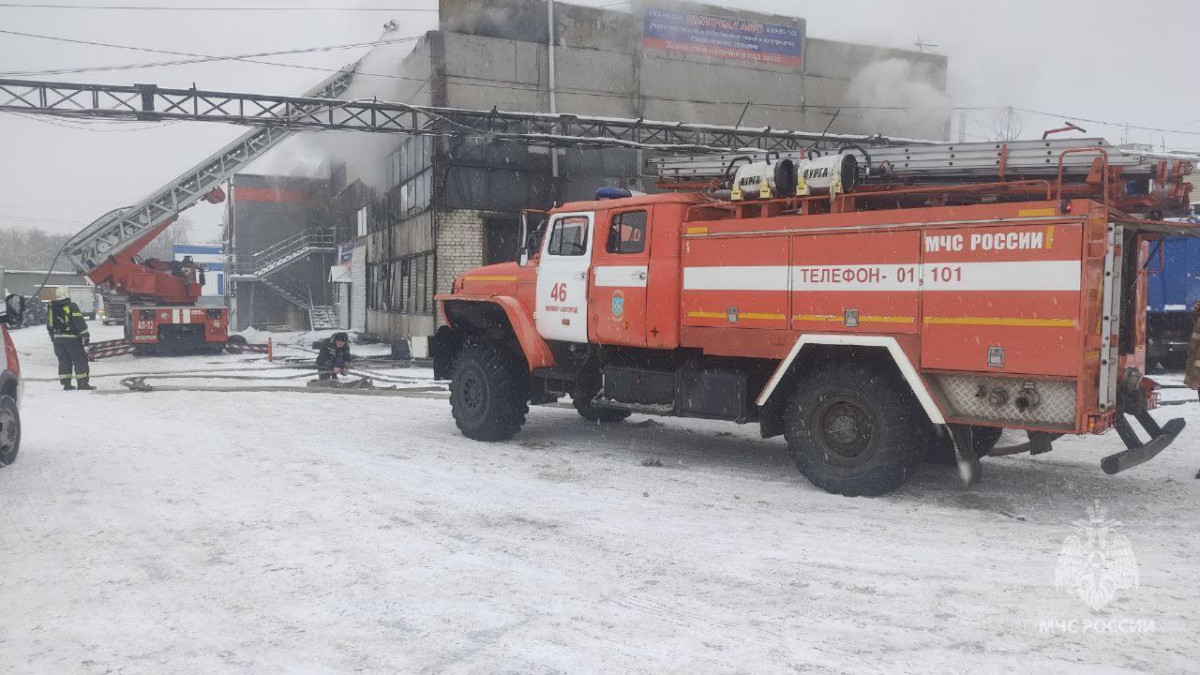 Пожар в автосервисе в Автозаводском районе потушен