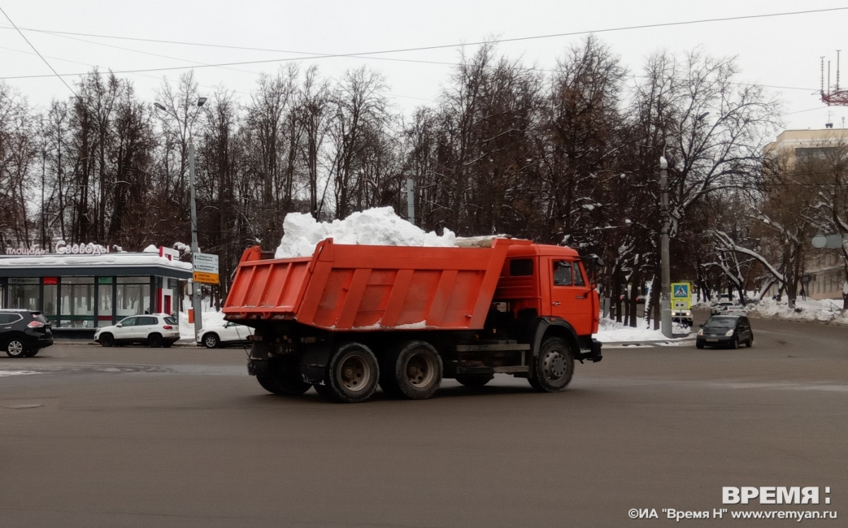 Около 370 тысяч кубометров снега вывезли с улиц Нижнего Новгорода с начала сезона