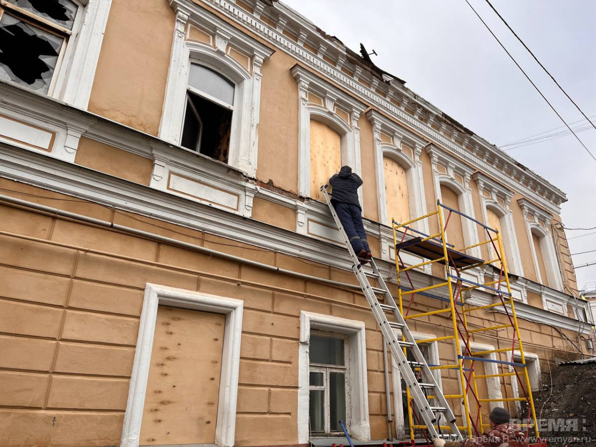 Сгоревший исторический дом на Ильинской, 42 временное законсервировали