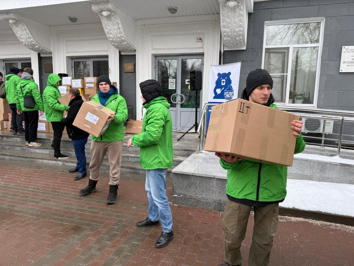 В преддверии Дня защитника Отечества автозаводцы отправили гуманитарный груз в зону проведения СВО