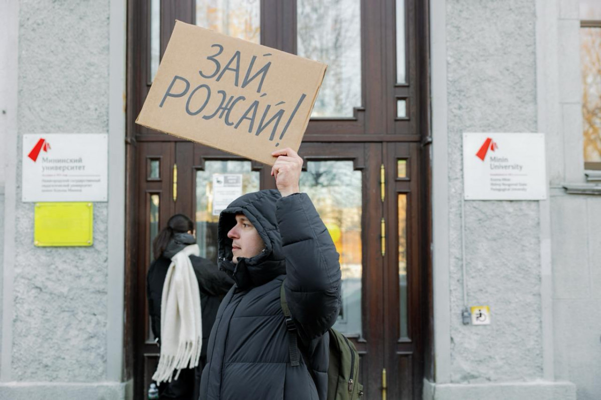 В Нижнем Новгороде прошел студенческий флешмоб в поддержку материнства