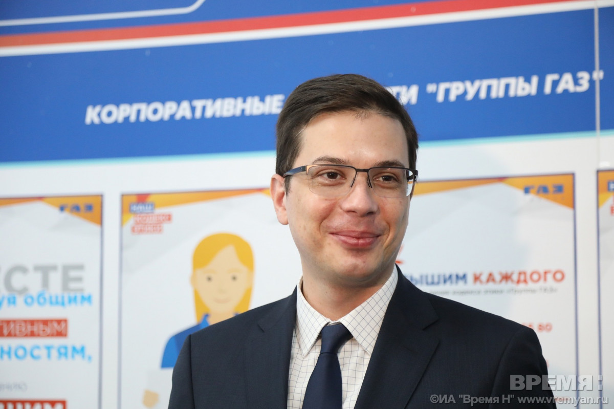 Юрий Шалабаев поздравил нижегородок с Международным женским днем